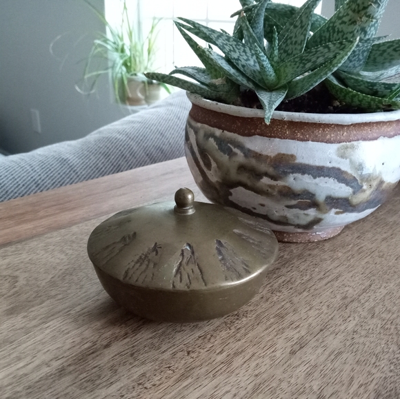 Vintage Brass Dish with Lid - Picture 3 of 3